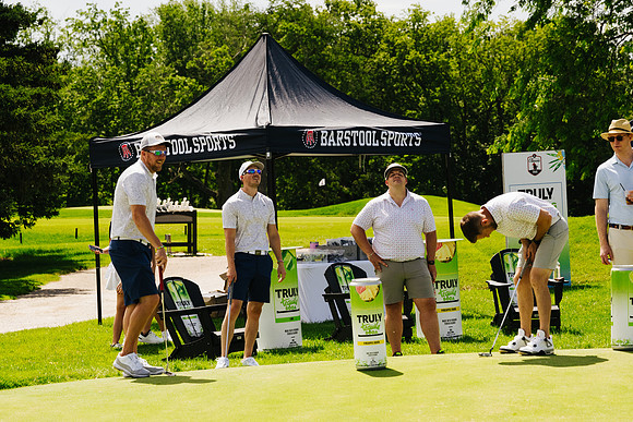 BarstoolClassicWI24-140