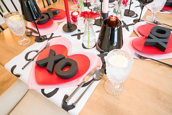 Valentines-Day-Table-Setting-2732
