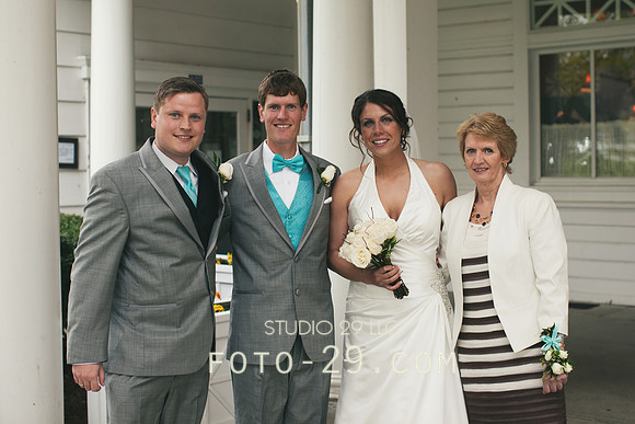TariRobWedd2012-3573