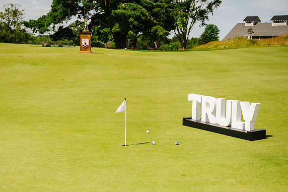 BarstoolClassicWI24-104