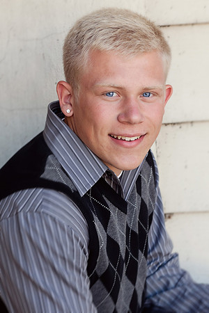 dylan-4725_croppedyearbook_edges