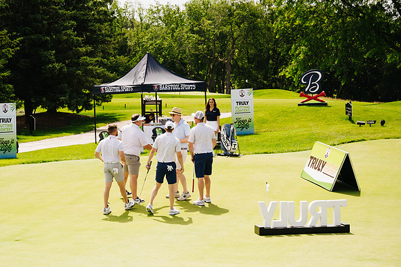 BarstoolClassicWI24-128